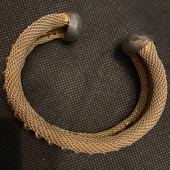 Vintage lot of 2 gold tone Cuff metal Bracelet/bangles - Picture 4 of 10